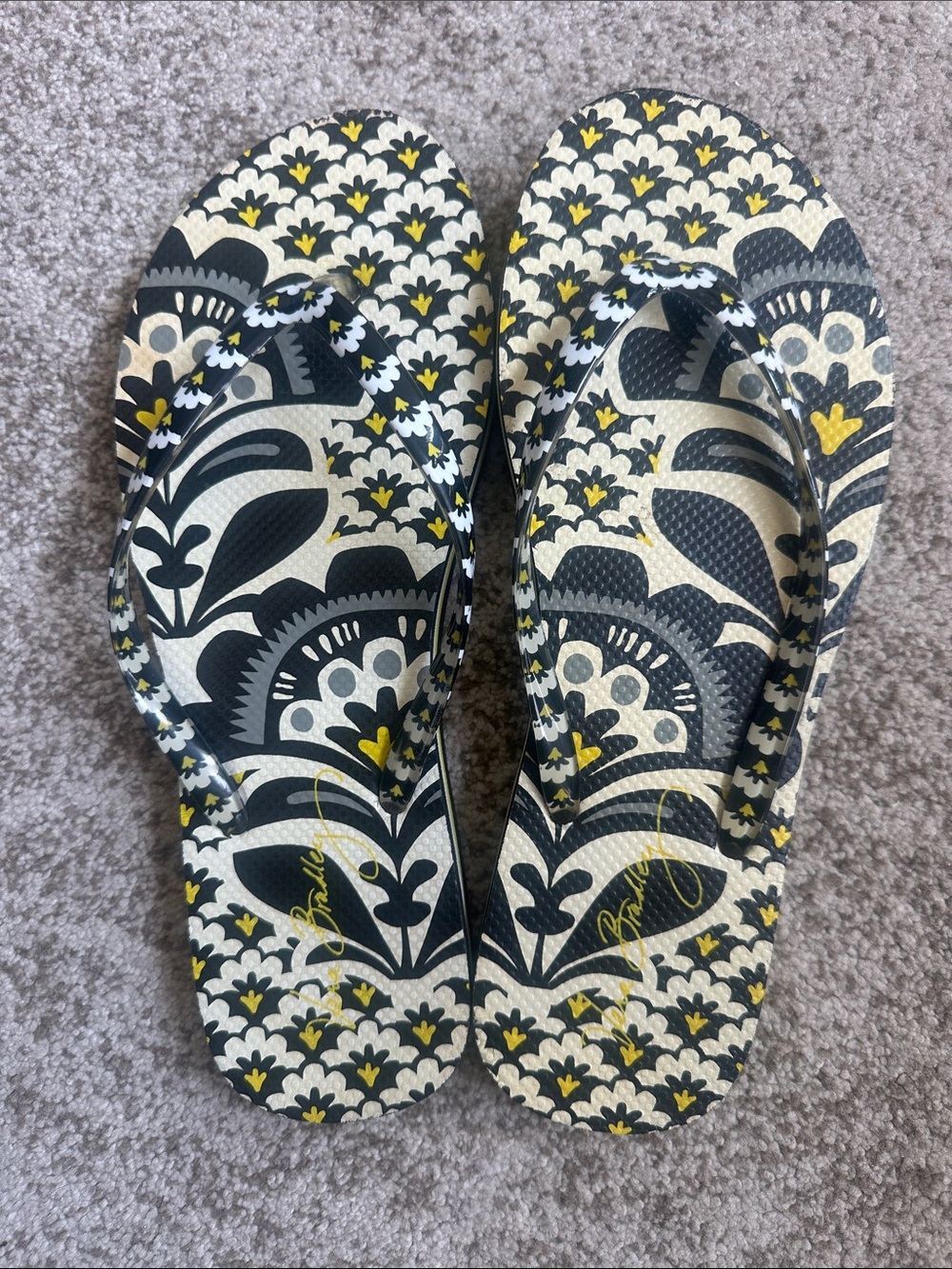 Vera Bradley Floral Thong Flip Flops 9.5